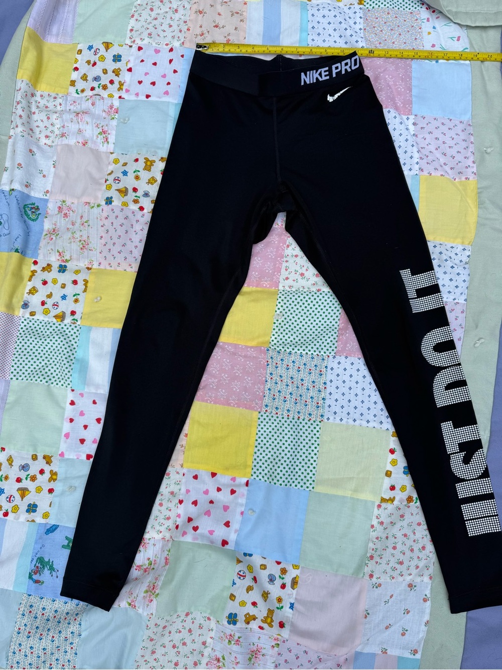 Nike Women' Black Leggings